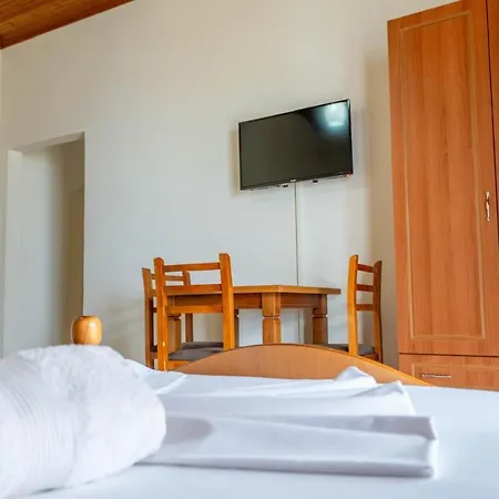 Dhipali Σαράντα