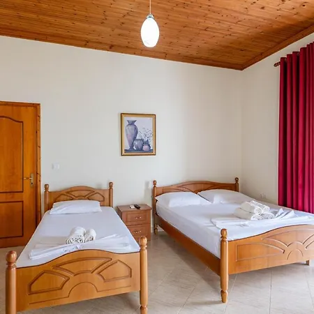 Πανσιόν Dhipali *